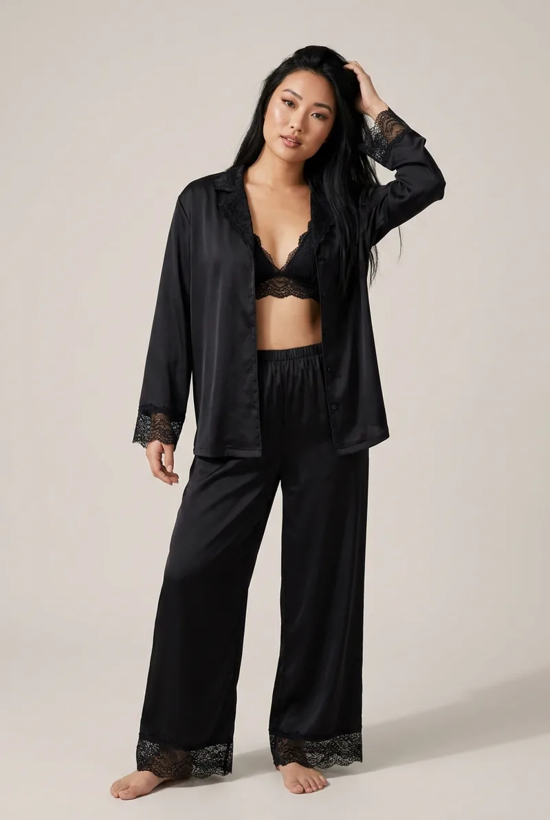 the midnight lace set in black